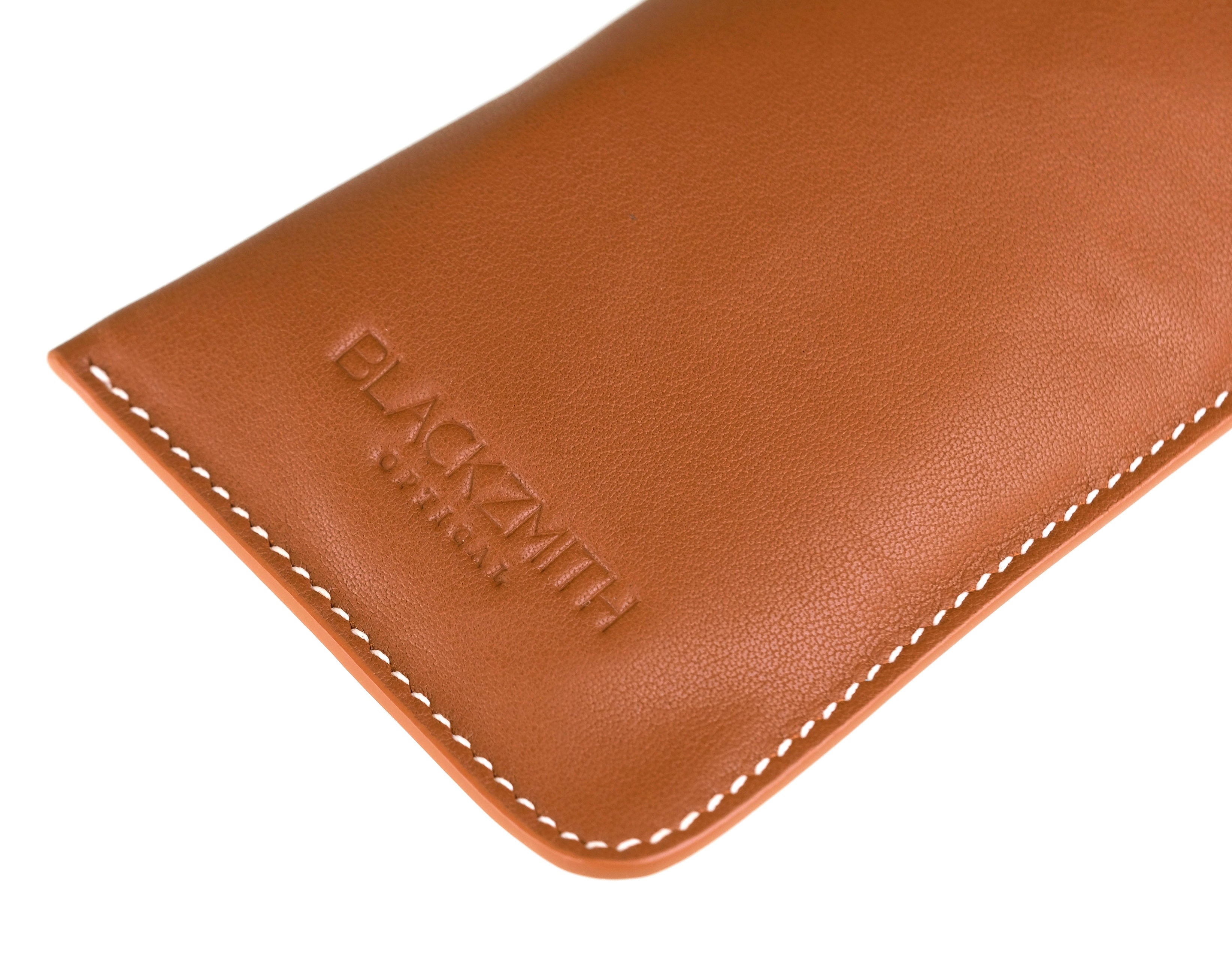 BLACKZMITH 專屬刻名手造超柔軟皮革眼鏡套 (附有可拆式掛繩) BLACKZMITH Handmade Ultra-Soft Leather Eyewear Case (with Detachable Strap) with Personalized Engraving(可放1副)