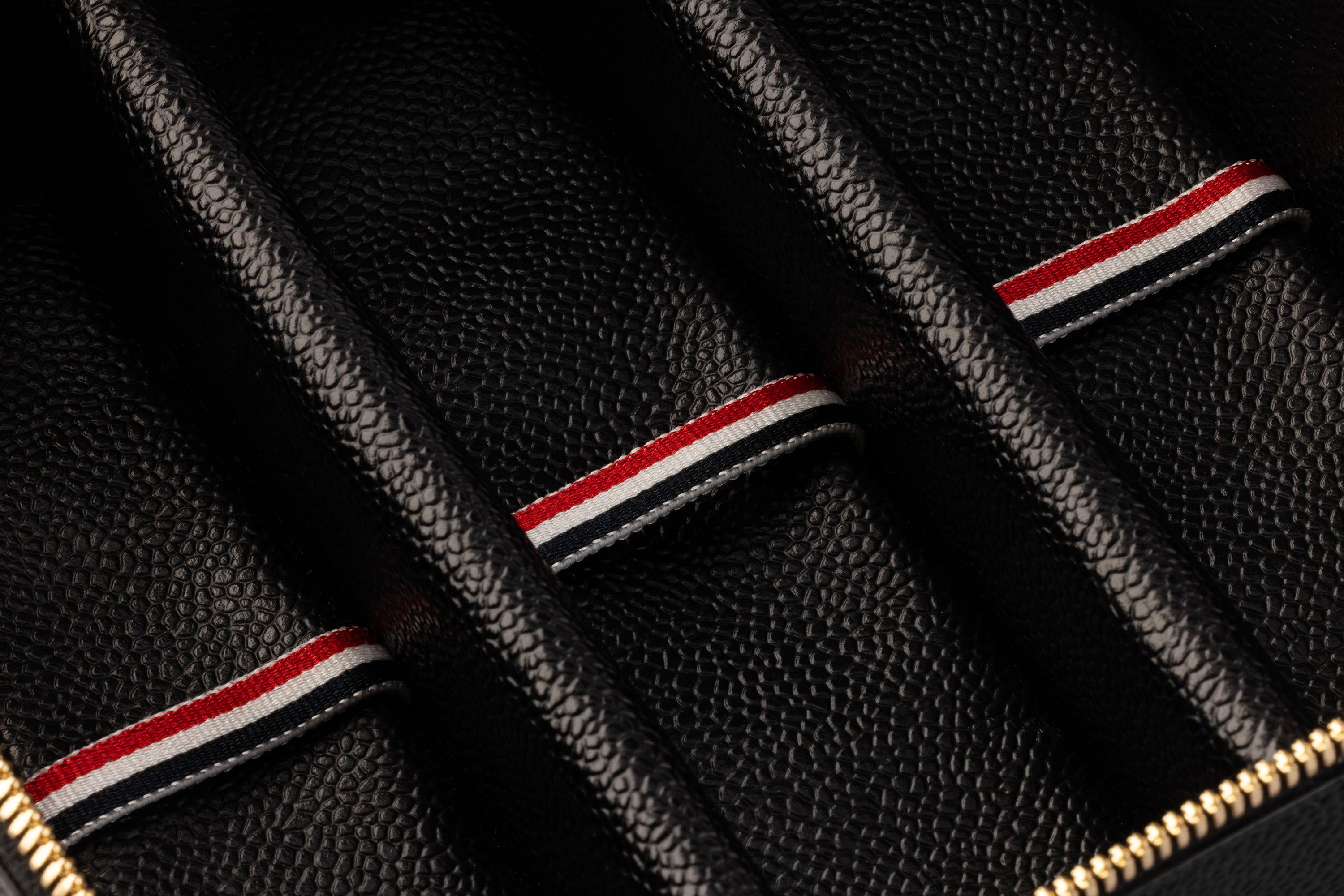 Thom Browne - Eyewear Travel Case in Pebble Grain Leather-UAC067A-001